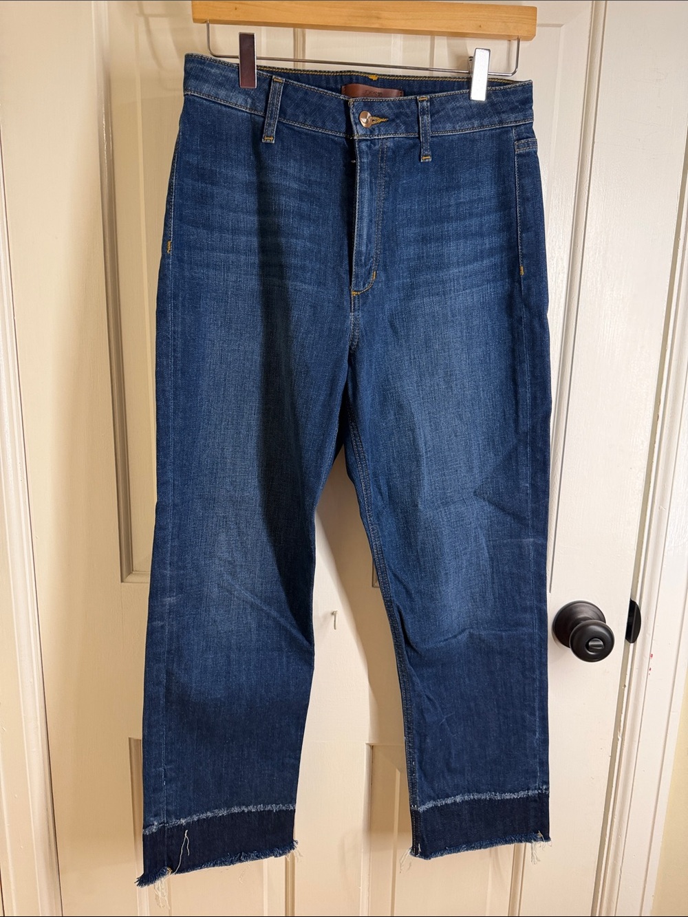 Women’s Straight Jeans in Dark Blue - Comfortable Everyday Fit